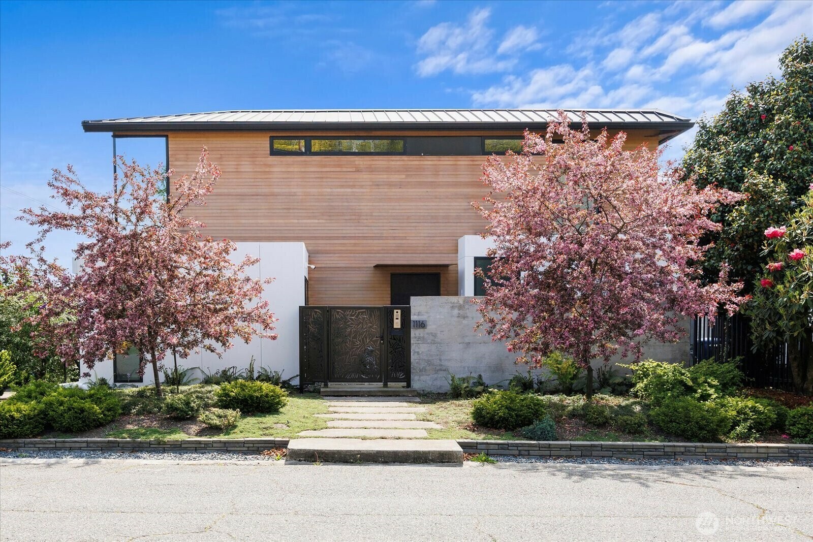 Property Photo: 1116 Bigelow Avenue N WA 98109