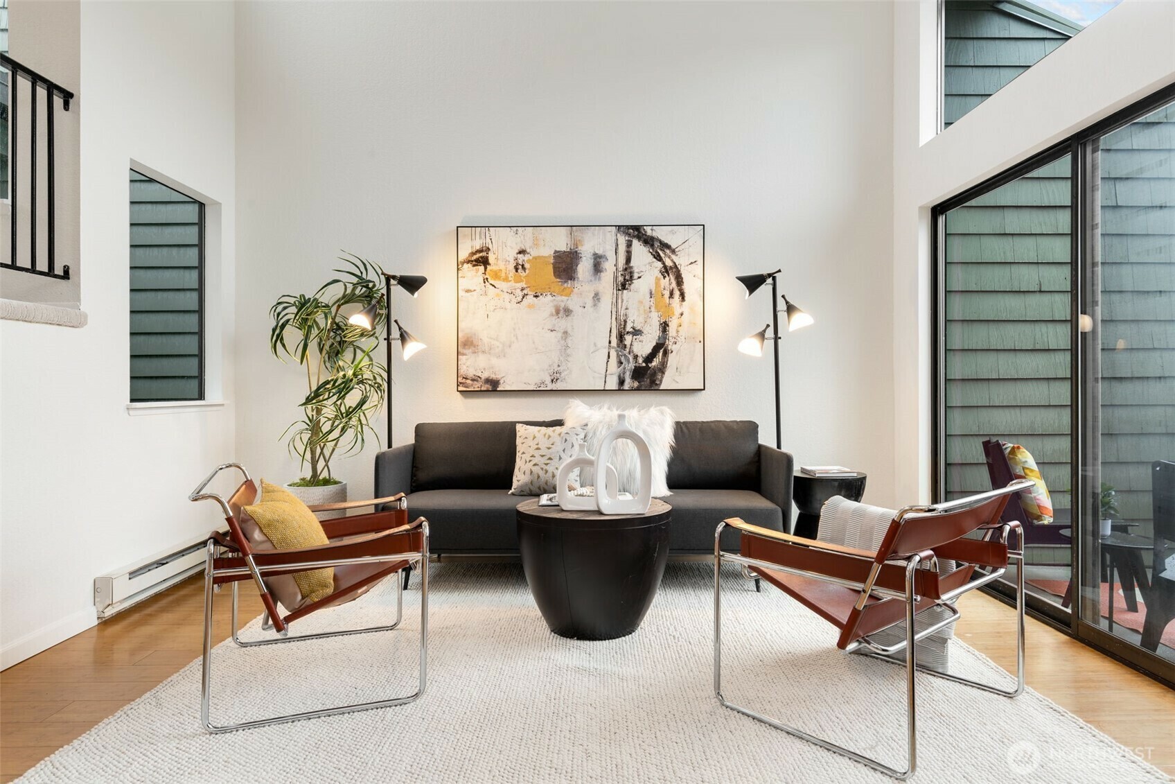 Property Photo: 7 Lake Bellevue Drive 208 WA 98005