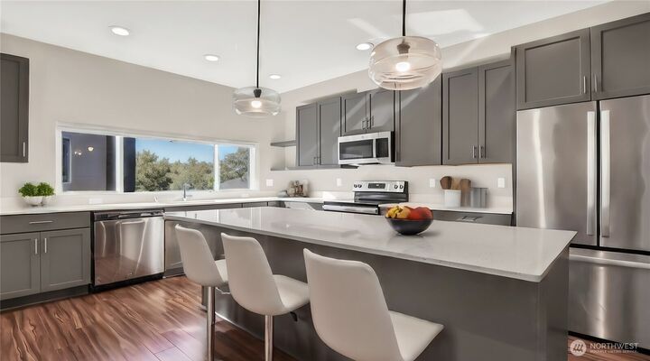 Property Photo: 1966 NE 7th Court WA 98056