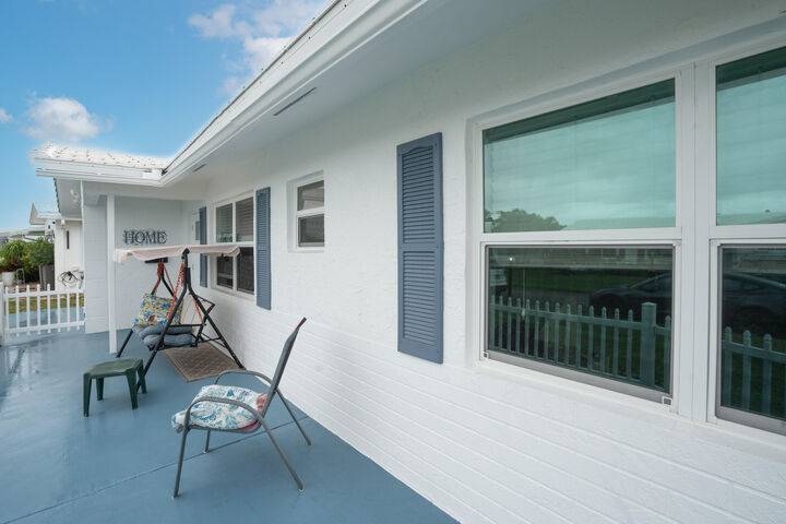 Property Photo: 2105 Alfred Drive Drive SW FL 33426