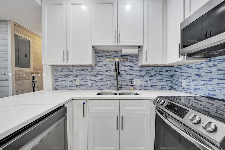 4525 NE 21st Ave 5  Fort Lauderdale FL 33308 photo