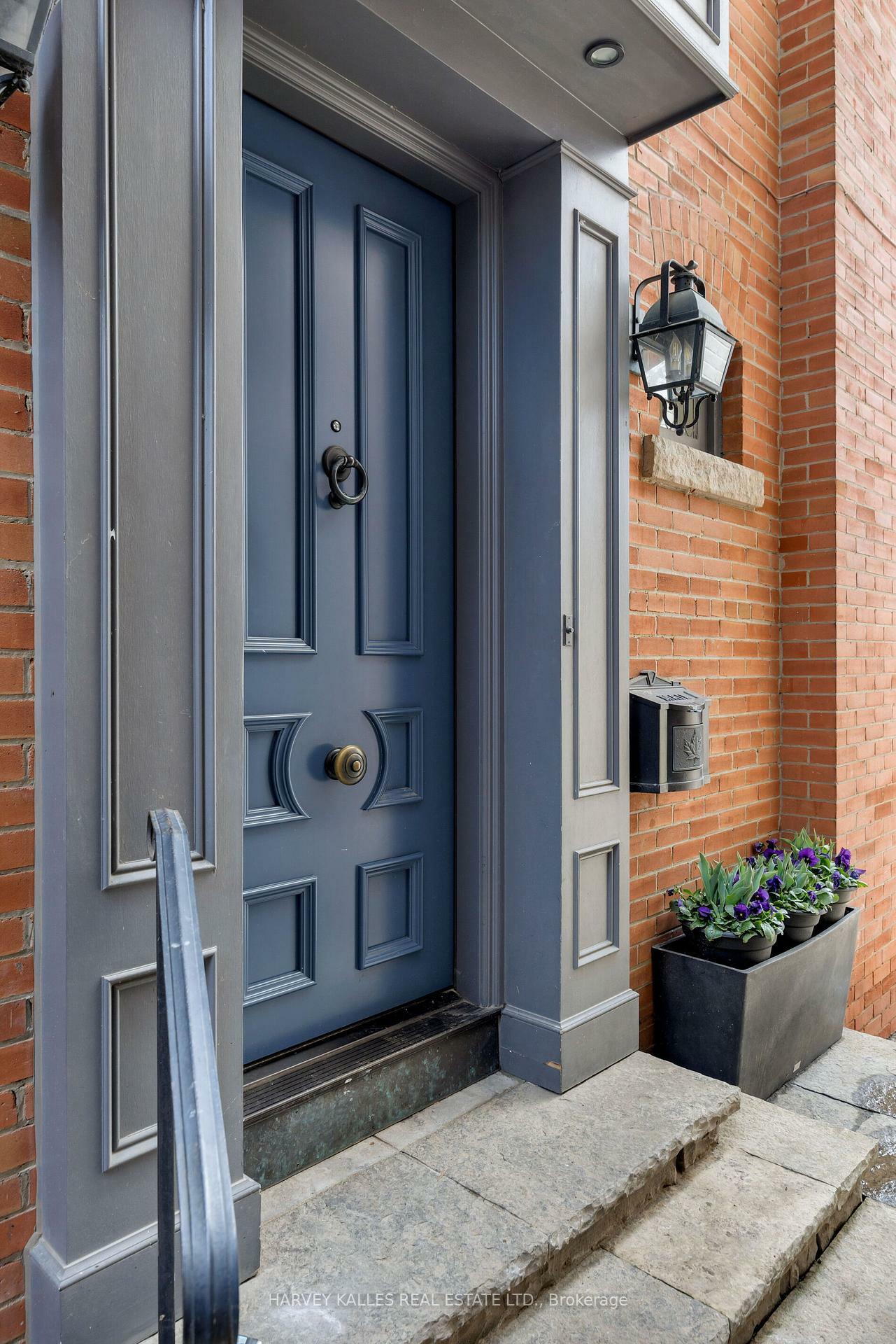 Property Photo: 11 Hawthorn Avenue ON M4W 2Z1