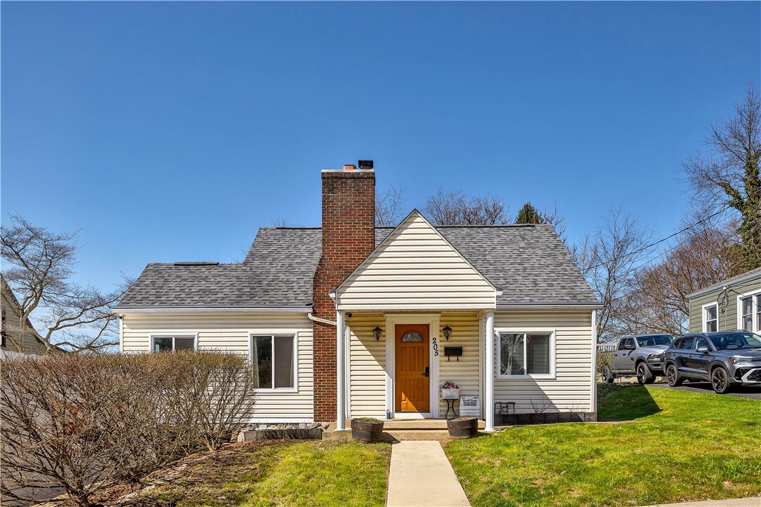 205 Terrace Ave.  Zelienople Boro PA 16063 photo