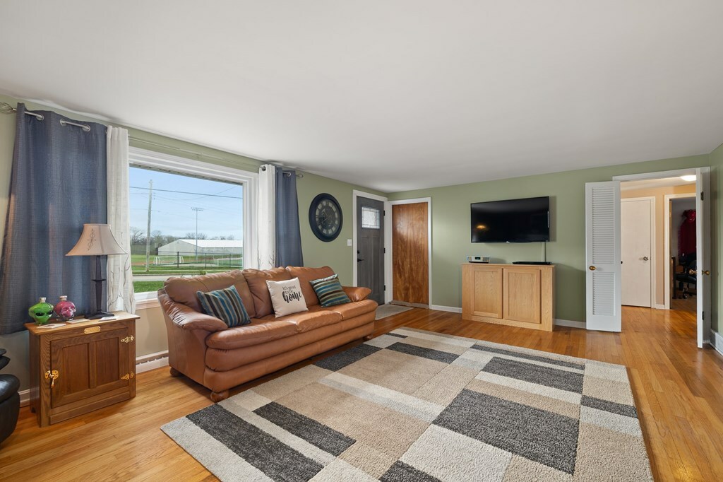 Property Photo: 1013 Broad St OH 44805