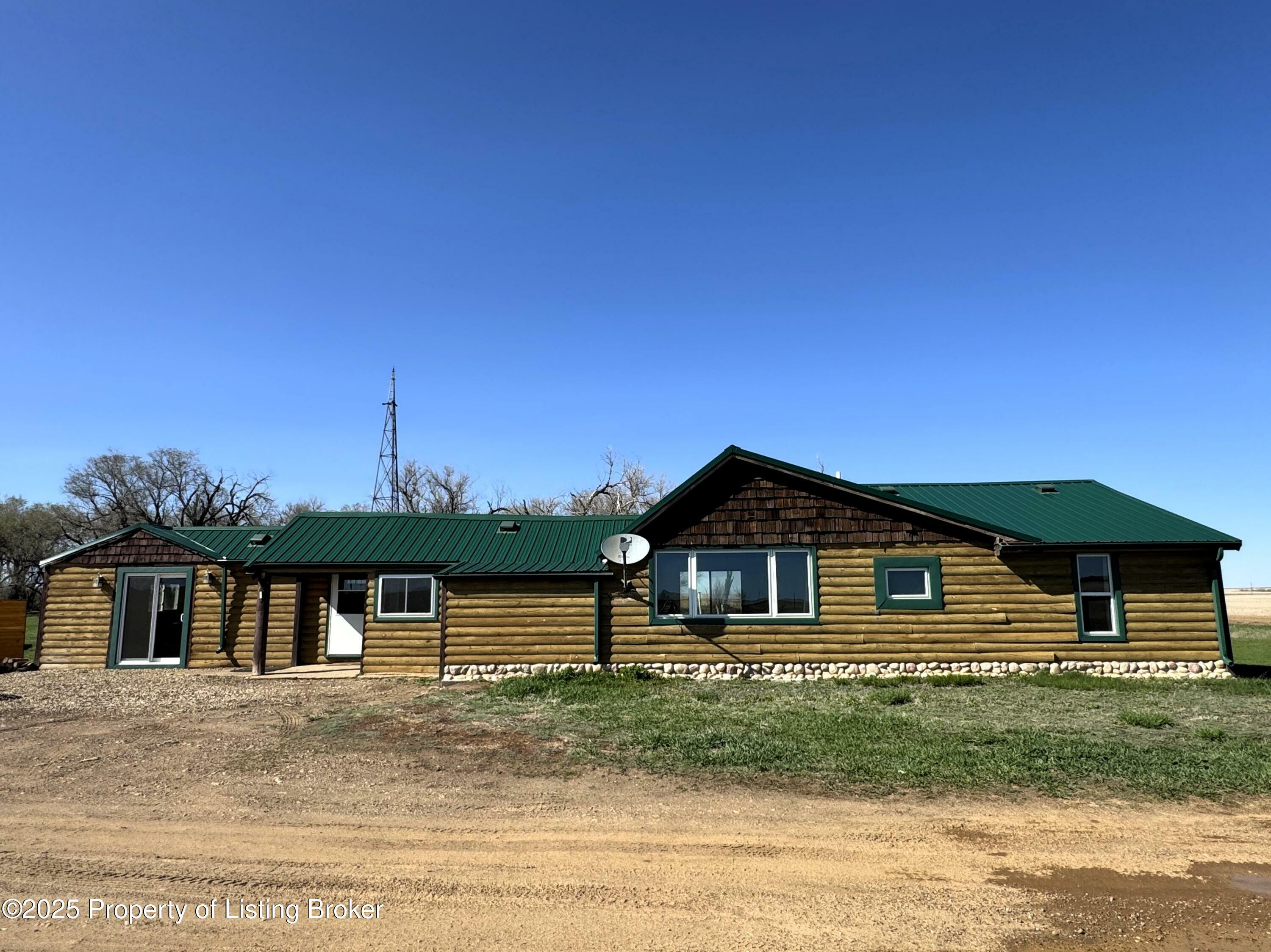 Property Photo: 205 5th Street NW ND 58639