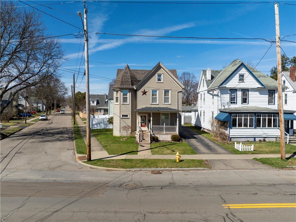 Property Photo:  301 E Miller Street  NY 14904 