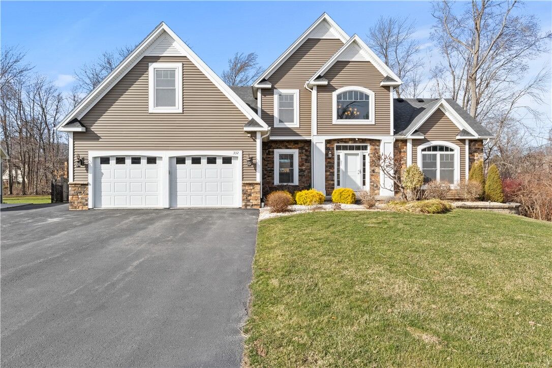 Property Photo:  332 N Creek Crossing  NY 14612 