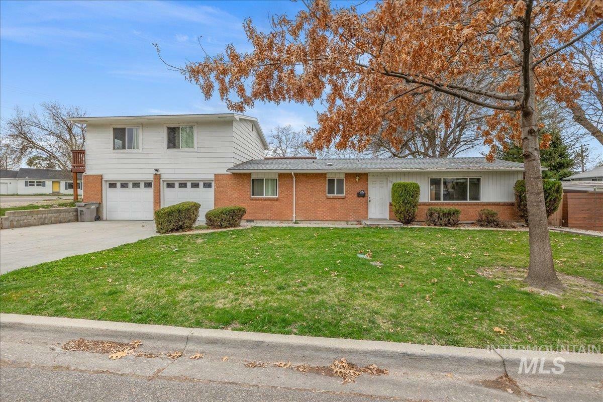 Property Photo: 1329 S Michigan Ave ID 83706