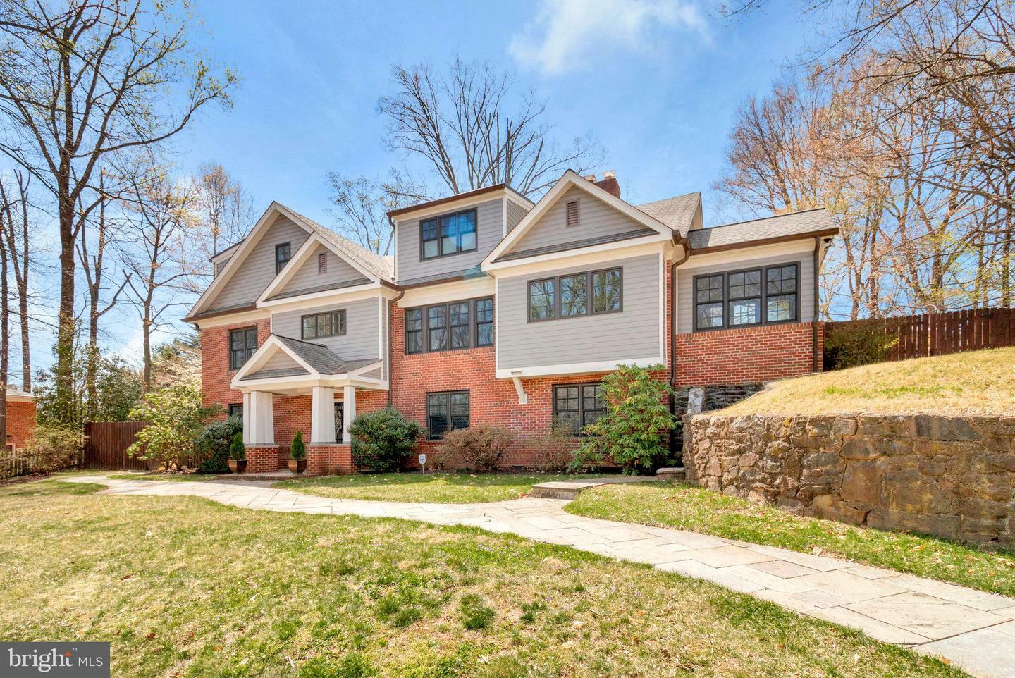Property Photo: 5146 38th Street VA 22207