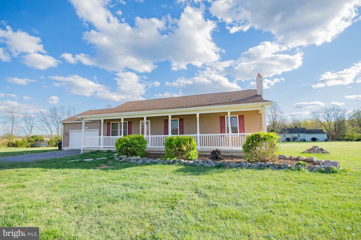 Property Photo: 1230 Hollida Lane WV 25404