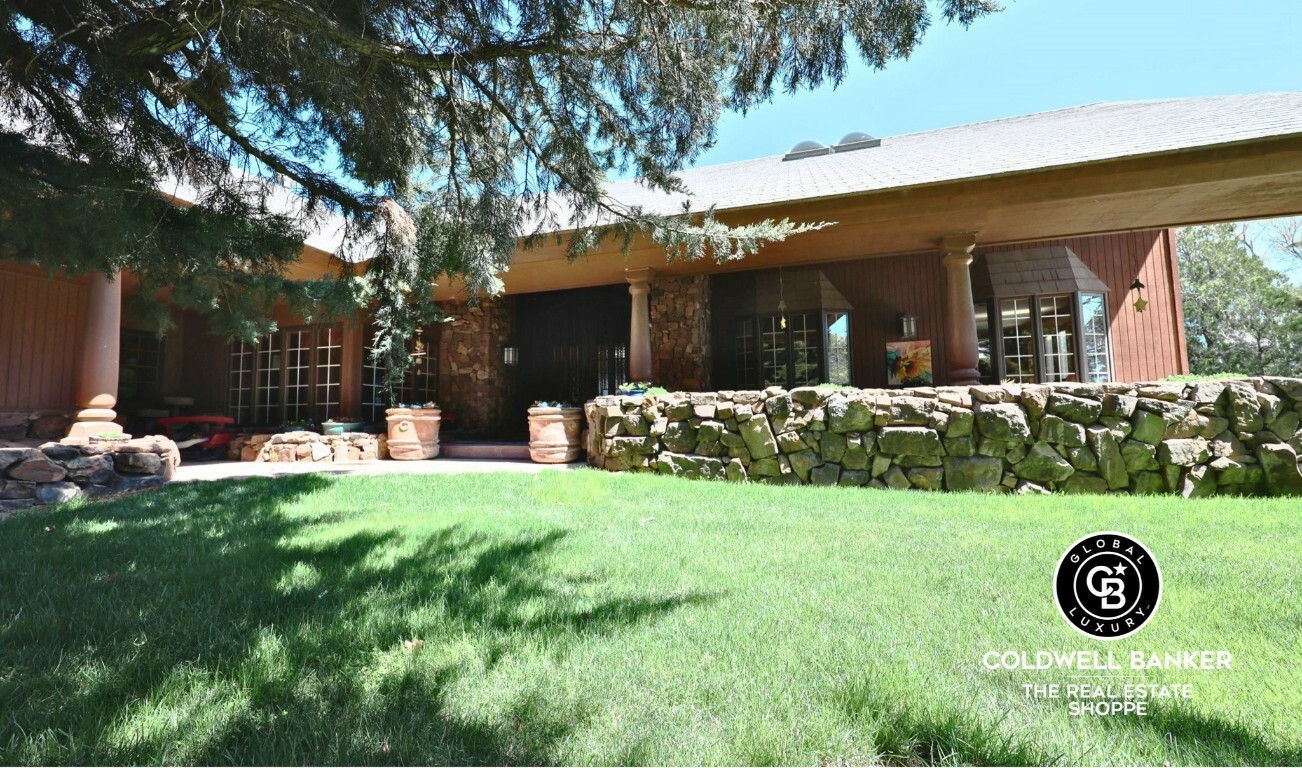 Property Photo: 1735 E Parallel Road KS 67846
