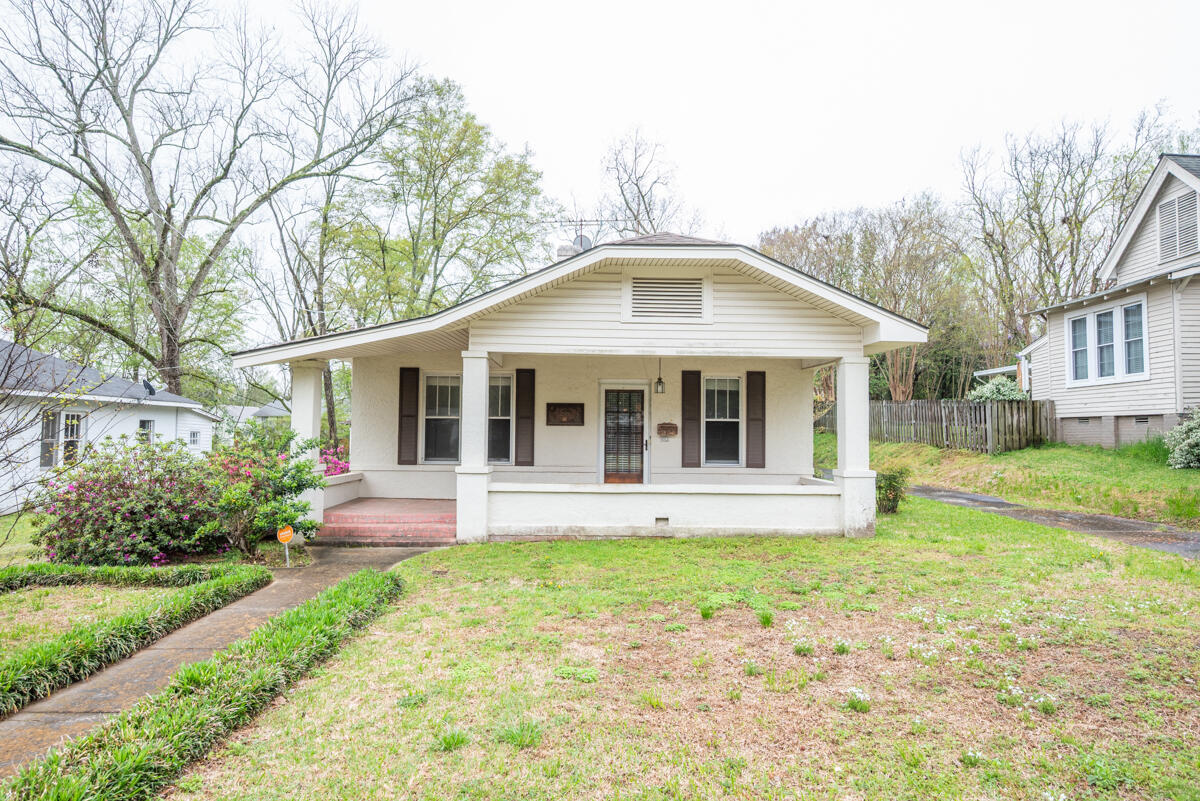 Property Photo: 982 E Broad St MS 39773