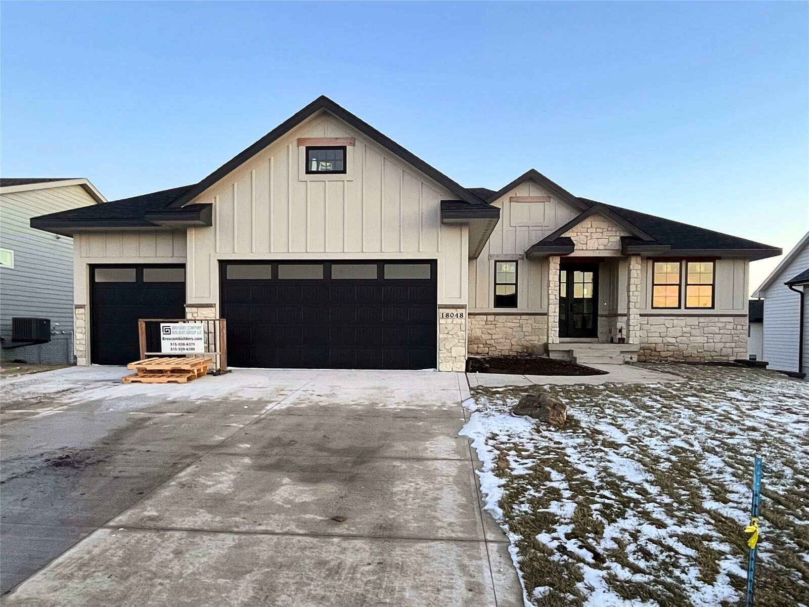 Property Photo: 18048 Tanglewood Drive IA 50325