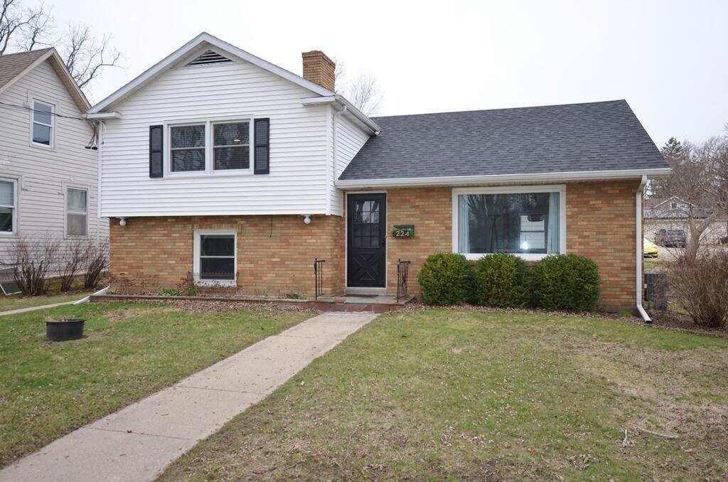 Property Photo: 224 S Prairie St WI 53190