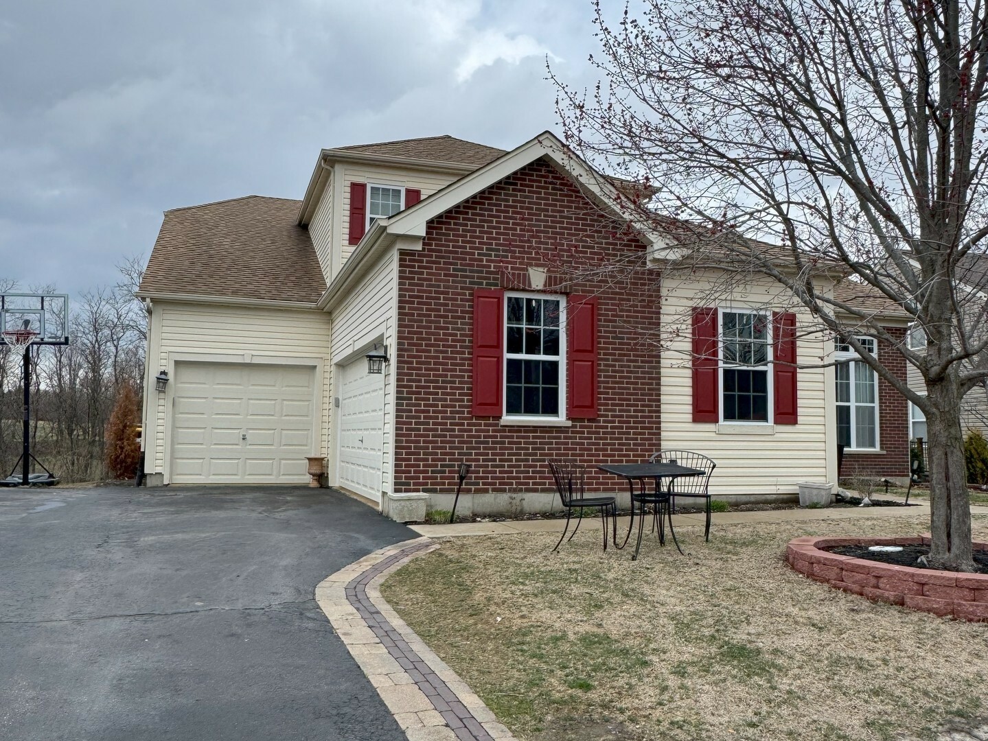 Property Photo: 2162 Greenview Drive IL 60098
