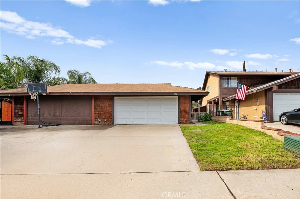 Property Photo: 3563 Linnet Drive CA 92530