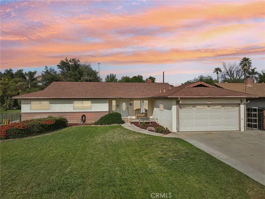 4735 Linwood Place  Riverside CA 92506 photo