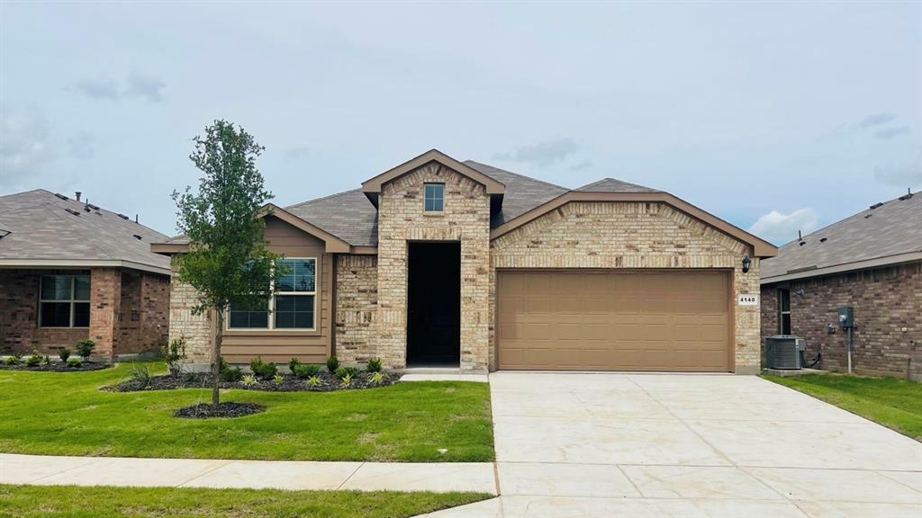 Property Photo: 4140 Twisted Creek Drive TX 76036