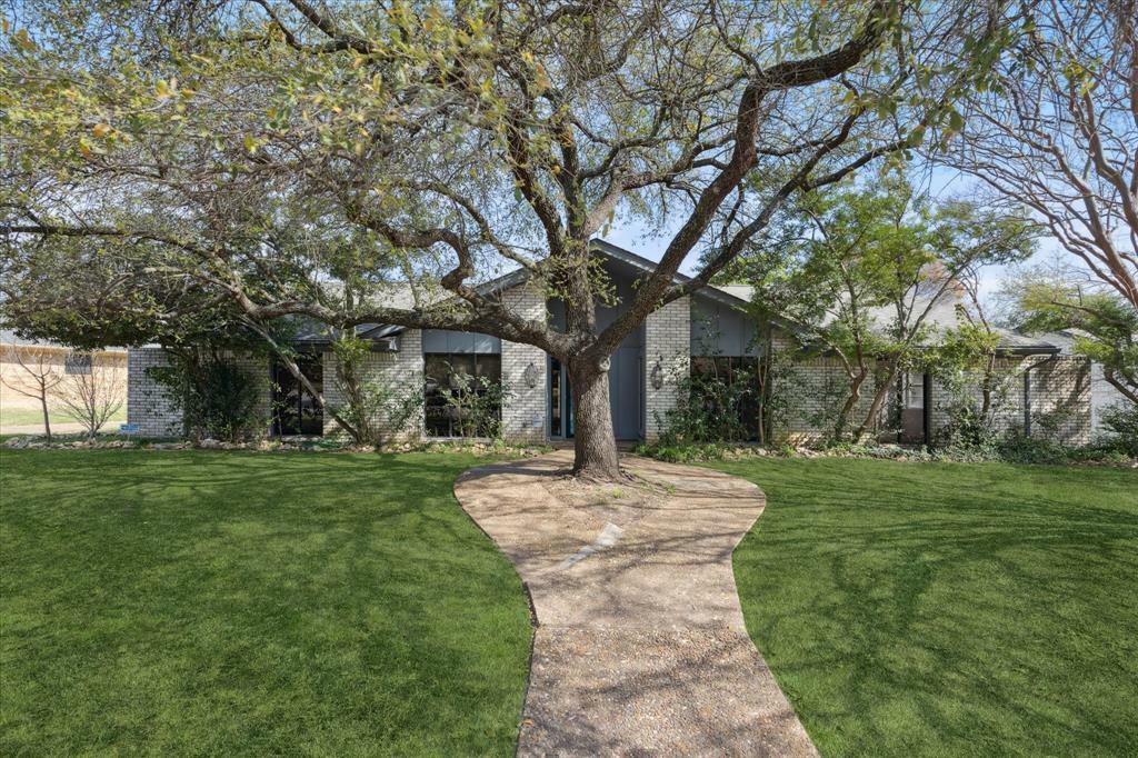 Property Photo: 4379 Rota Circle TX 76133
