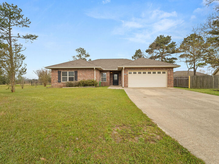 1731 Lakeview St  Deridder LA 70634 photo