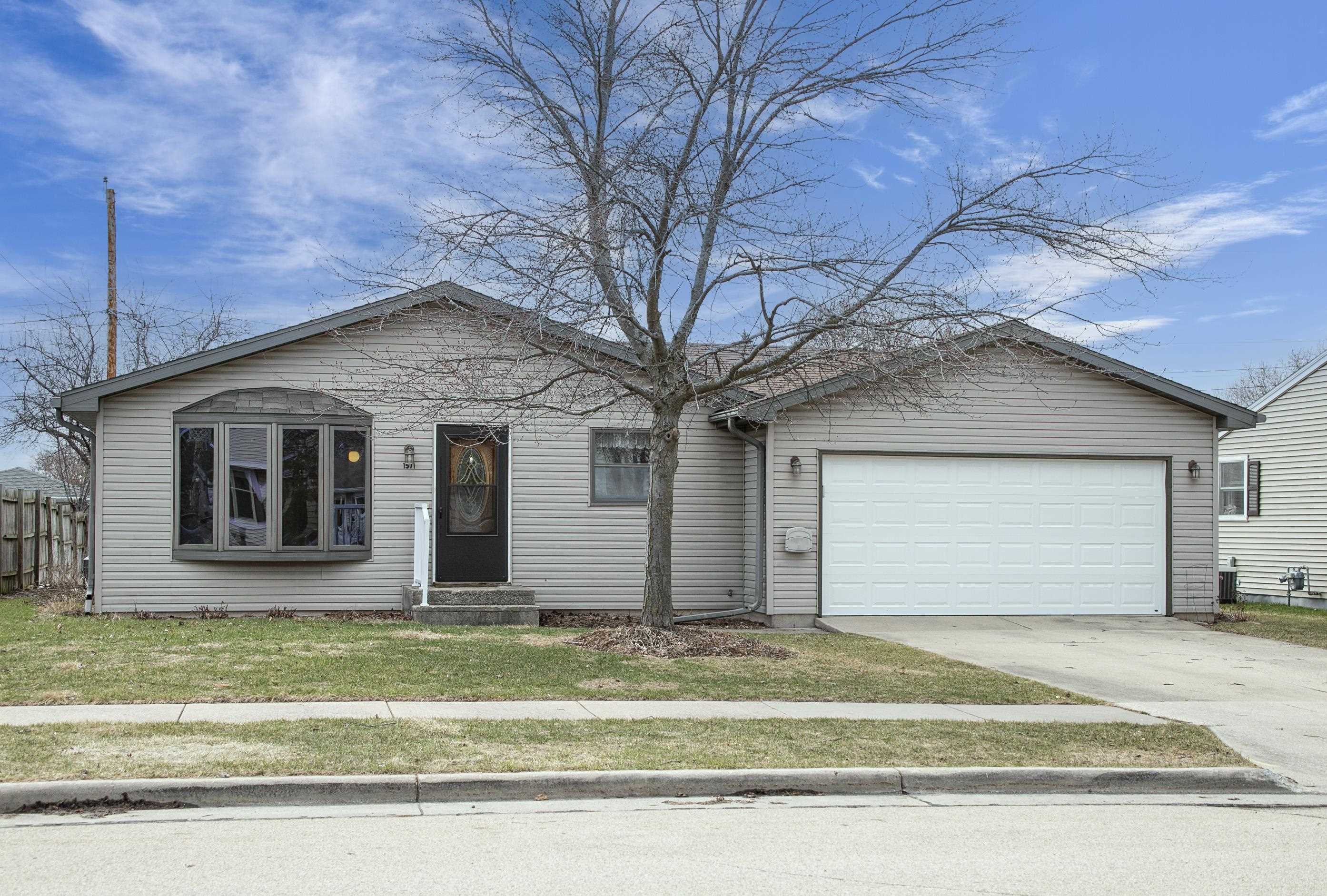 1571 Bruce Street  Neenah WI 54956 photo