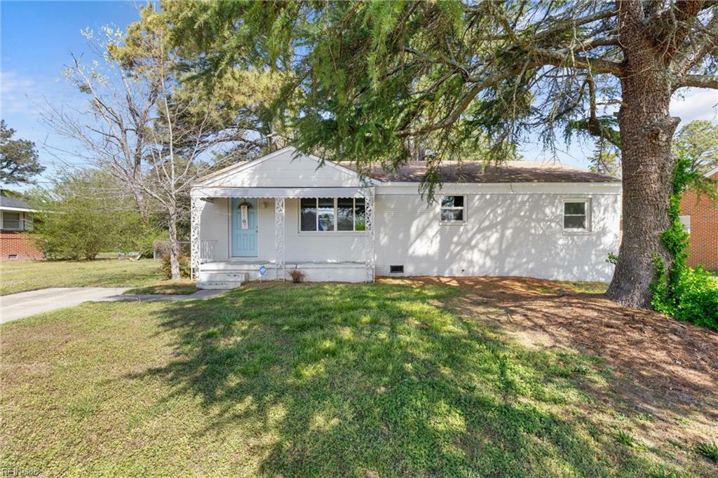Property Photo: 910 Truman Rd VA 23434