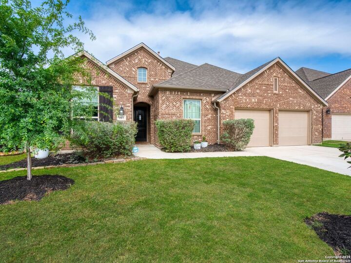 Property Photo:  997 Carriage Loop  TX 78132 