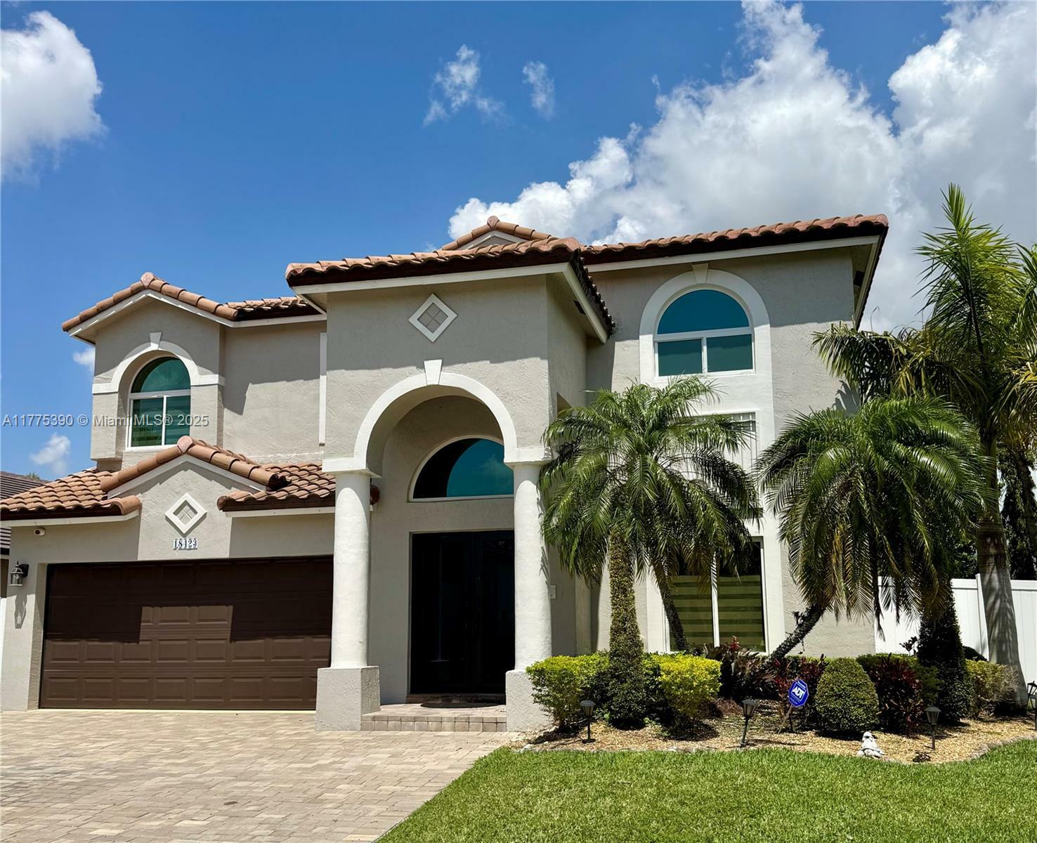 Property Photo: 18423 NW 9th St FL 33029