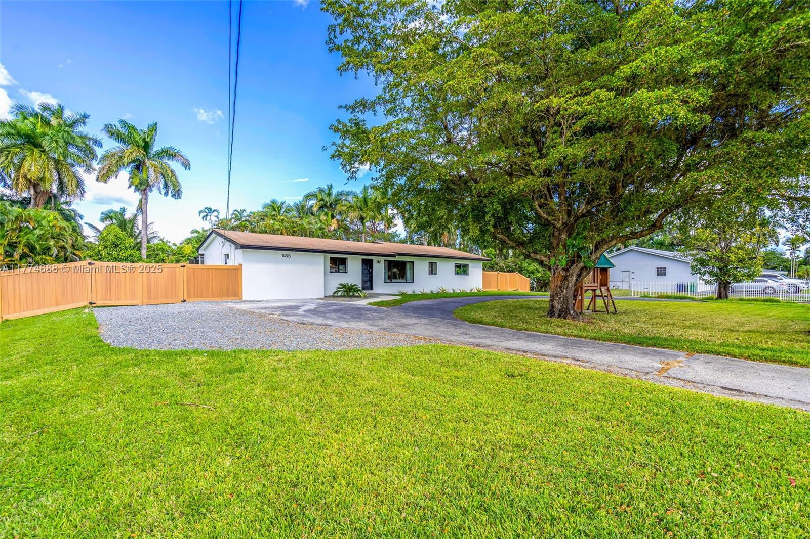 Property Photo: 535 N Biscayne River Dr 1 FL 33169