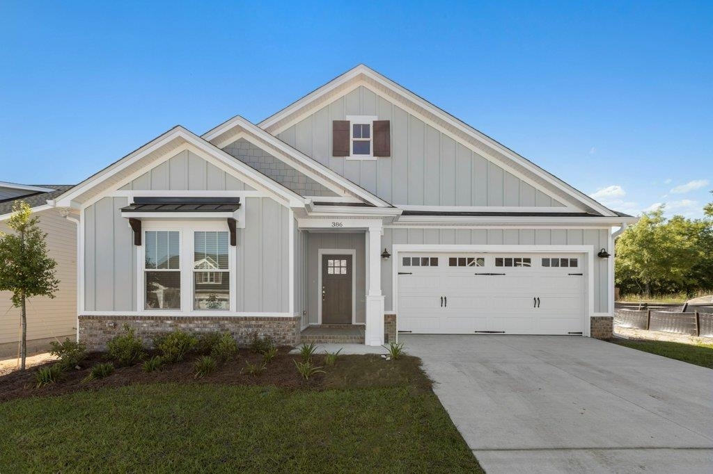 Property Photo: 320 Bienville Place FL 32317