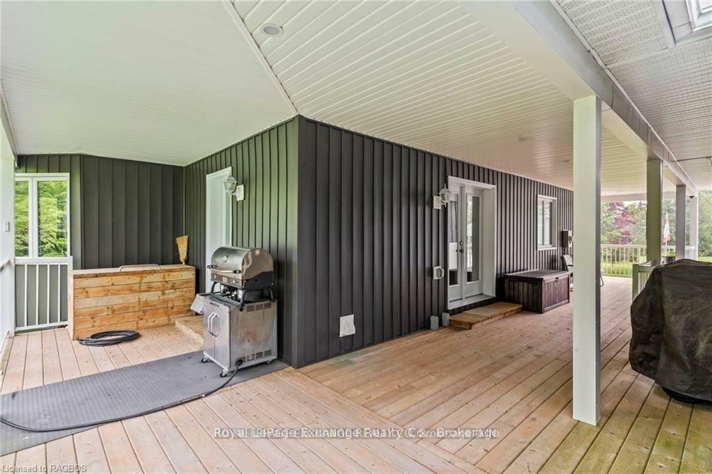 Property Photo: 615 Cayuga Crescent ON N2Z 2X3