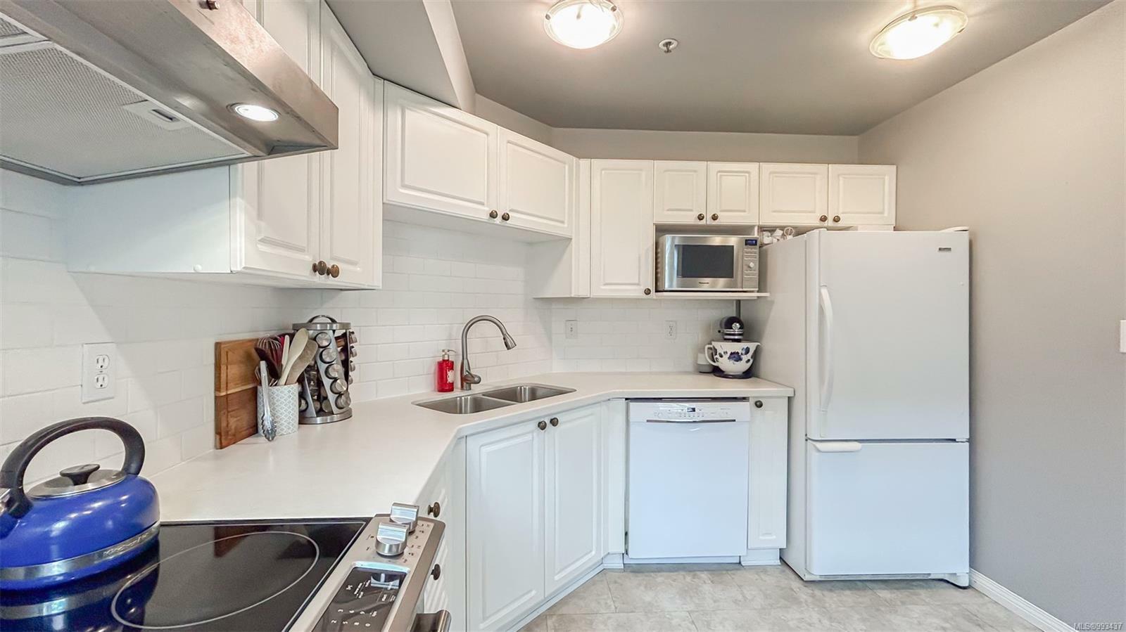 Photo de la propriété: 3160 Albina St 308 BC V9A 1Z5