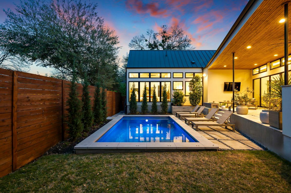 Property Photo: 2116 Kenwood Avenue TX 78704