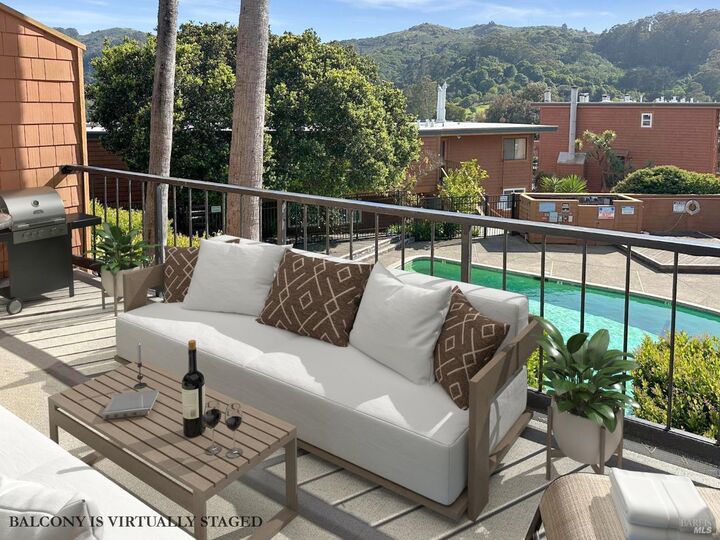 Property Photo: 118 Stanford Way CA 94965