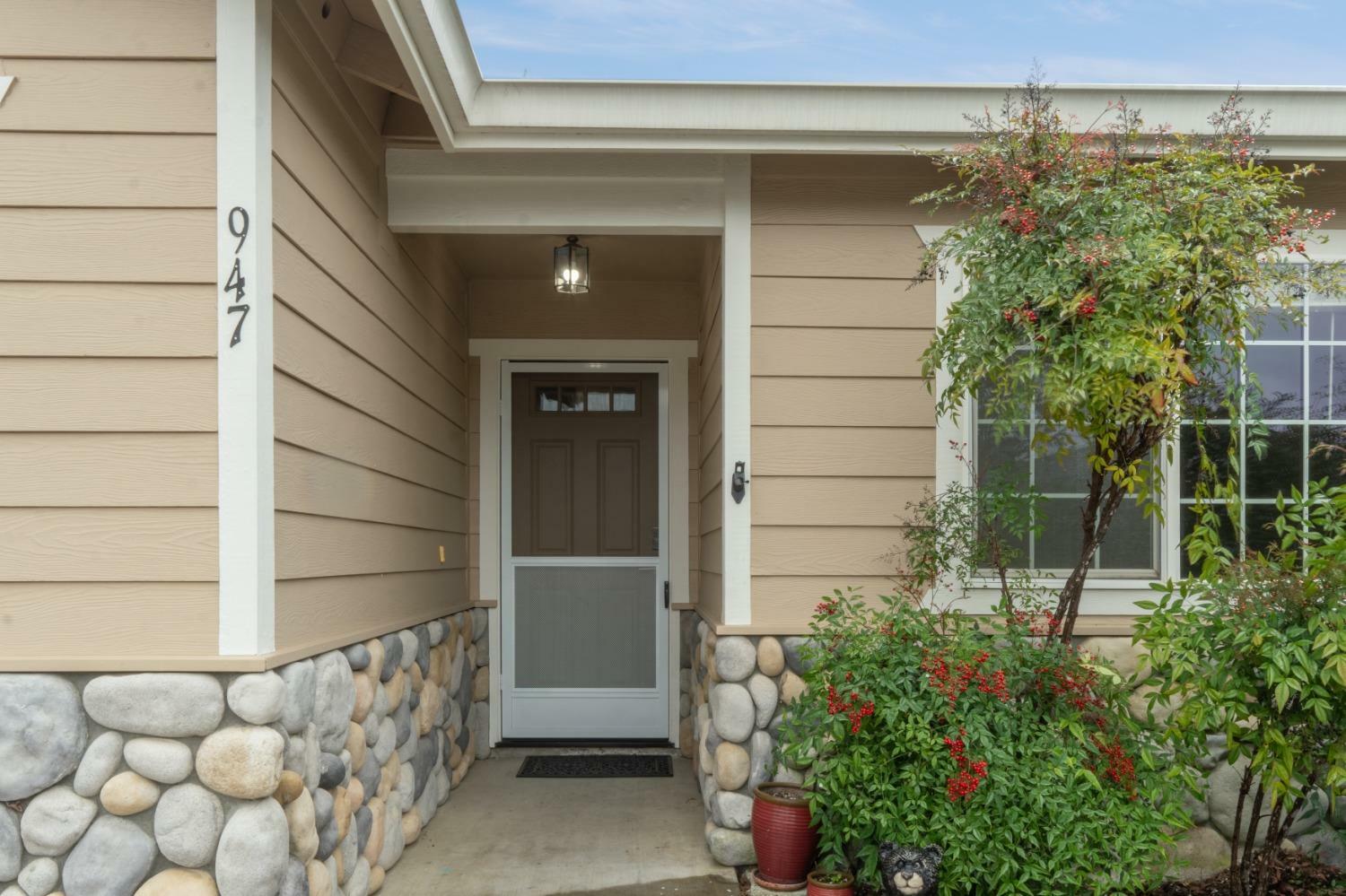Property Photo: 947 Country Lane CA 95222
