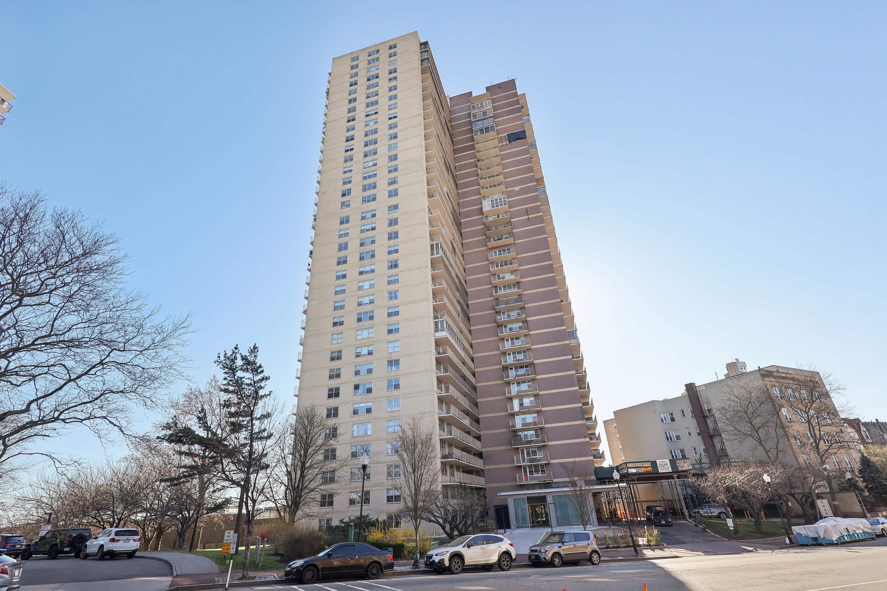 6040 Blvd East 26K  West New York NJ 07093 photo