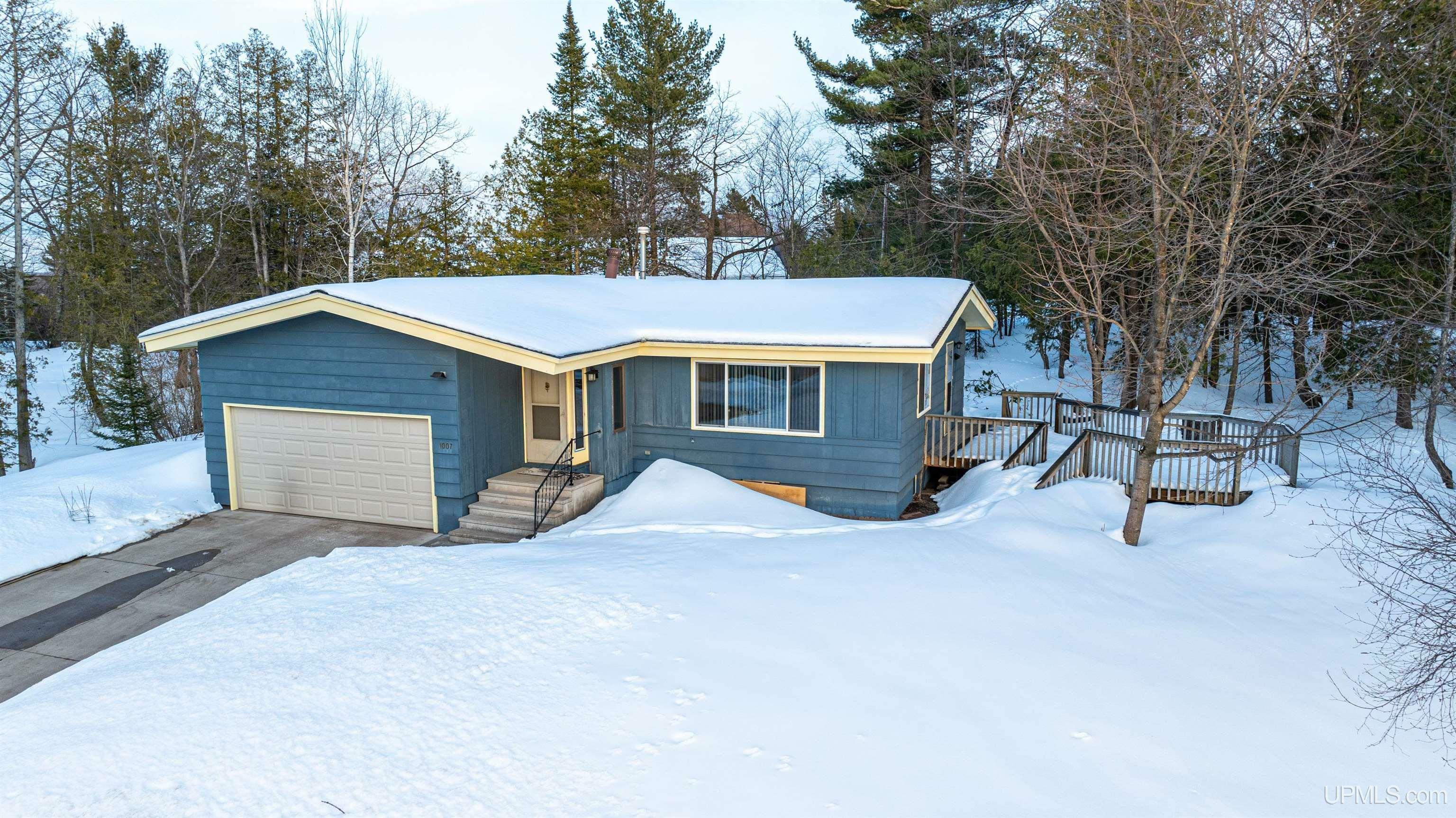1007 Spruce Street  Houghton MI 49931 photo