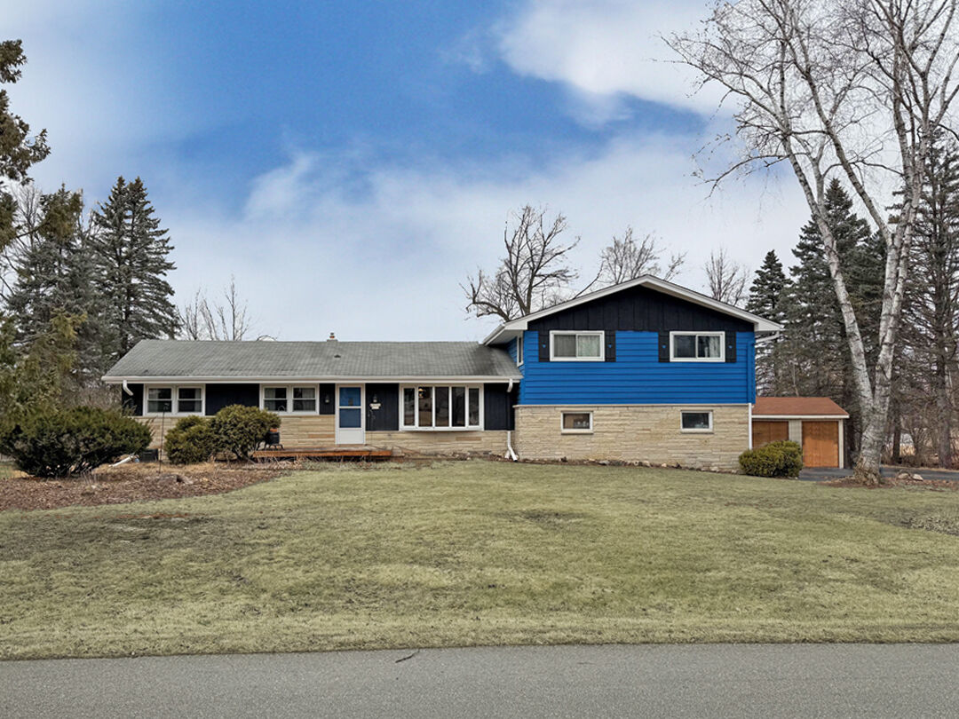 Property Photo:  N113w20588 Edgewood Dr  WI 53022 