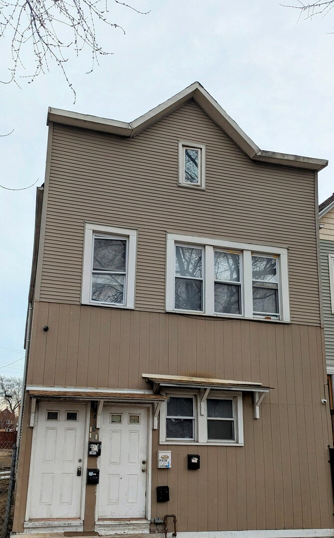 4805 S Elizabeth Street  Chicago IL 60609 photo