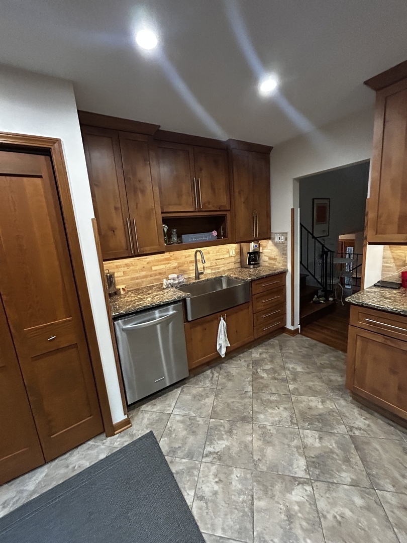 Property Photo: 8S045 Grant Street IL 60561