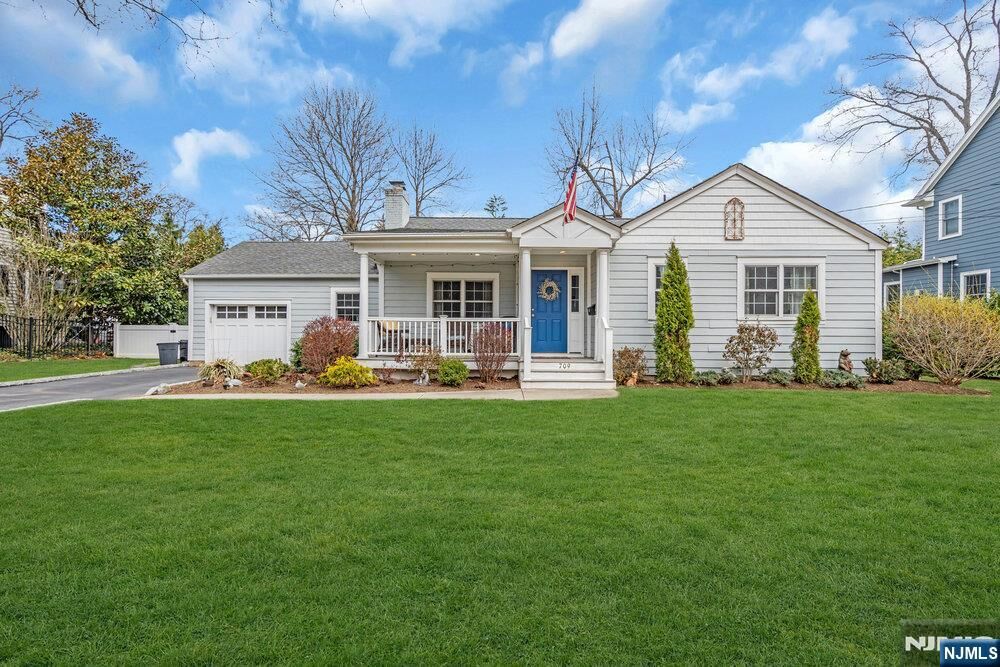 Property Photo: 709 Albert Place NJ 07450
