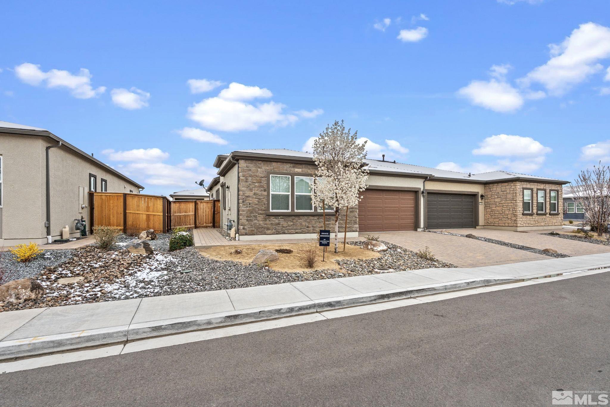 Property Photo: 7393 Oakmont Lane NV 89441
