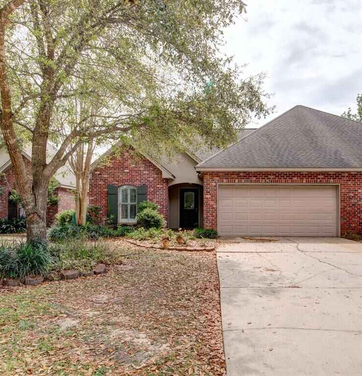 Property Photo:  111 Cornerstone Drive 1A  LA 70461 