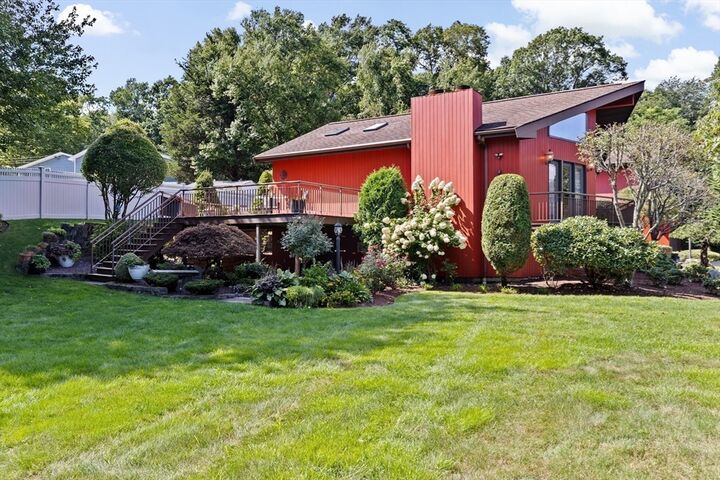 17 Paula Drive  Swansea MA 02777 photo