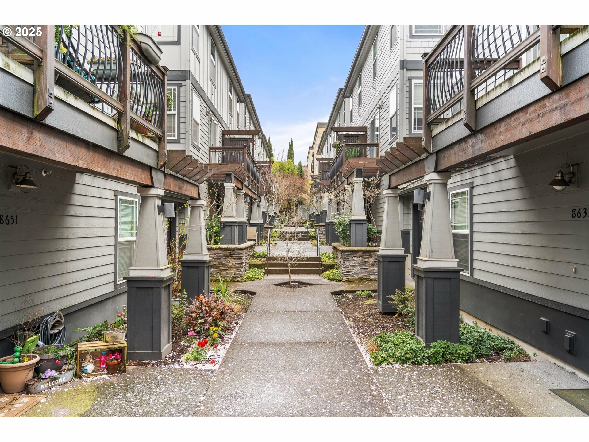 Property Photo: 8655 N Crawford St OR 97203