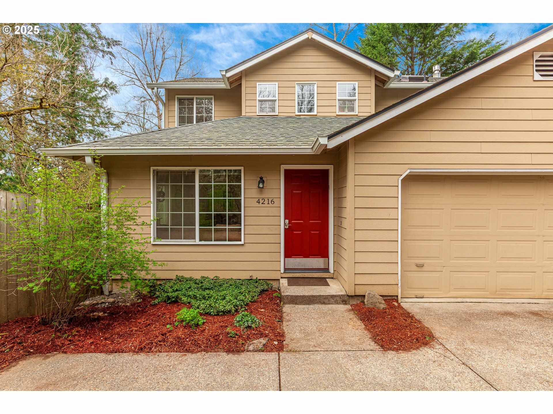 Property Photo: 4216 SW Brugger St OR 97219