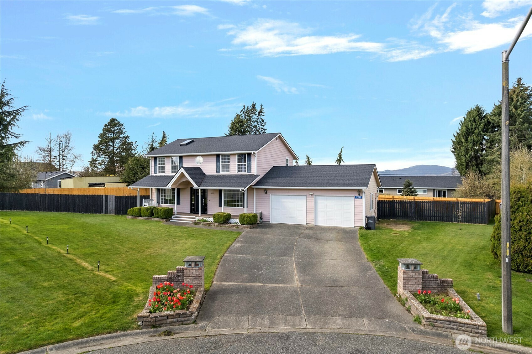 Property Photo: 12082 Saint Andrews Court WA 98233