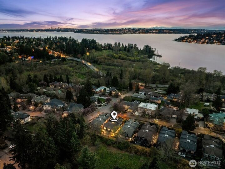 Property Photo:  11010  101st Place NE  WA 98033 