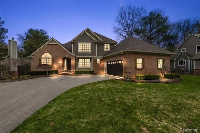 Property Photo:  7828 Brookpines Drive  MI 48348 