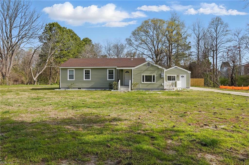 Property Photo: 1124 Lindale Dr VA 23320